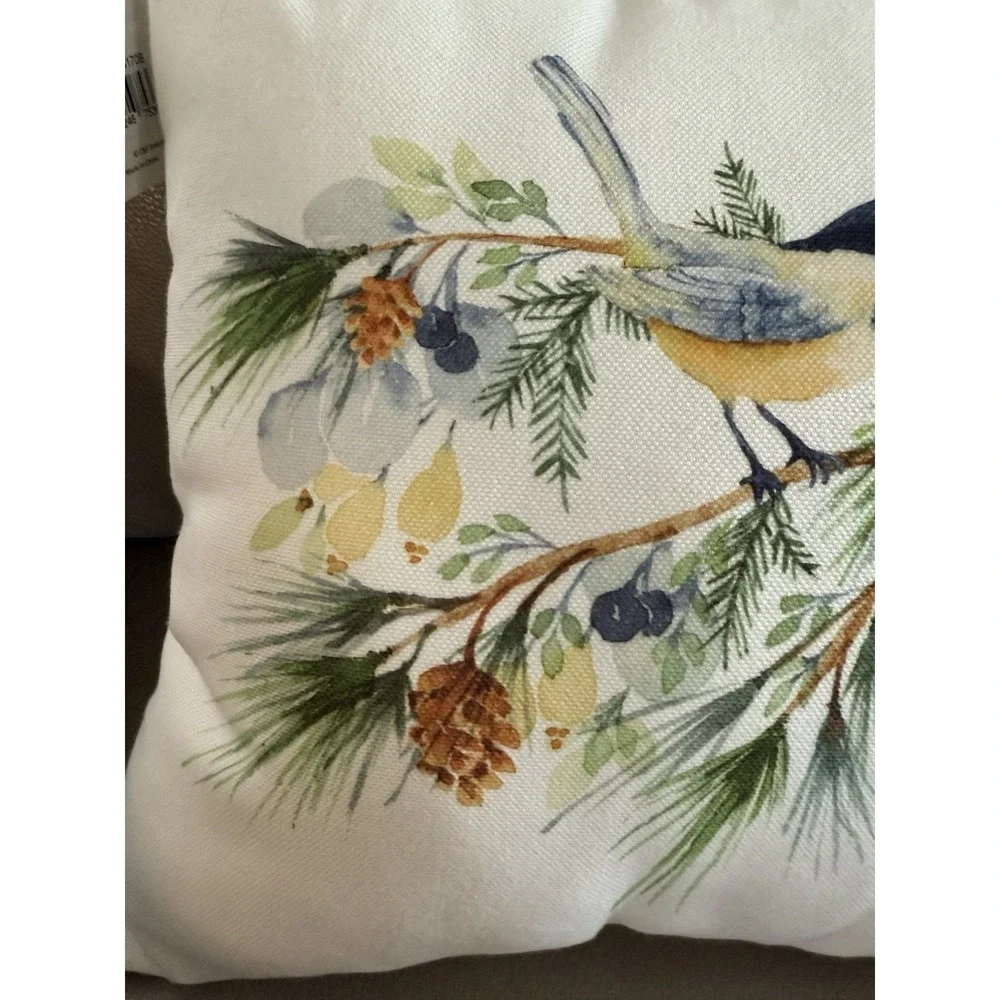 C&F Home Seasonal Holiday Pillow Chickadees Birds Pine&Berries White‎ NEW